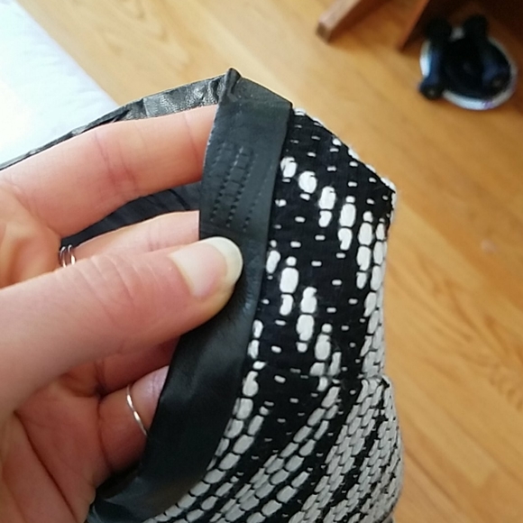 Black & White Textured Palm Print Mini Skirt - Picture 5 of 5